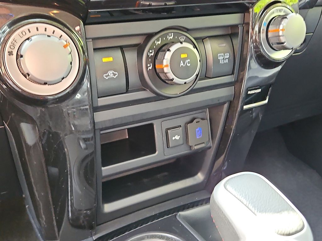 Thumbnail: 2024 Toyota 4Runner - 24