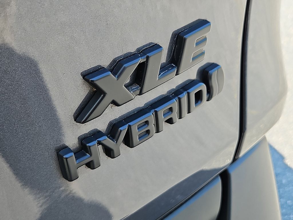 Thumbnail: 2023 Toyota RAV4 - 32
