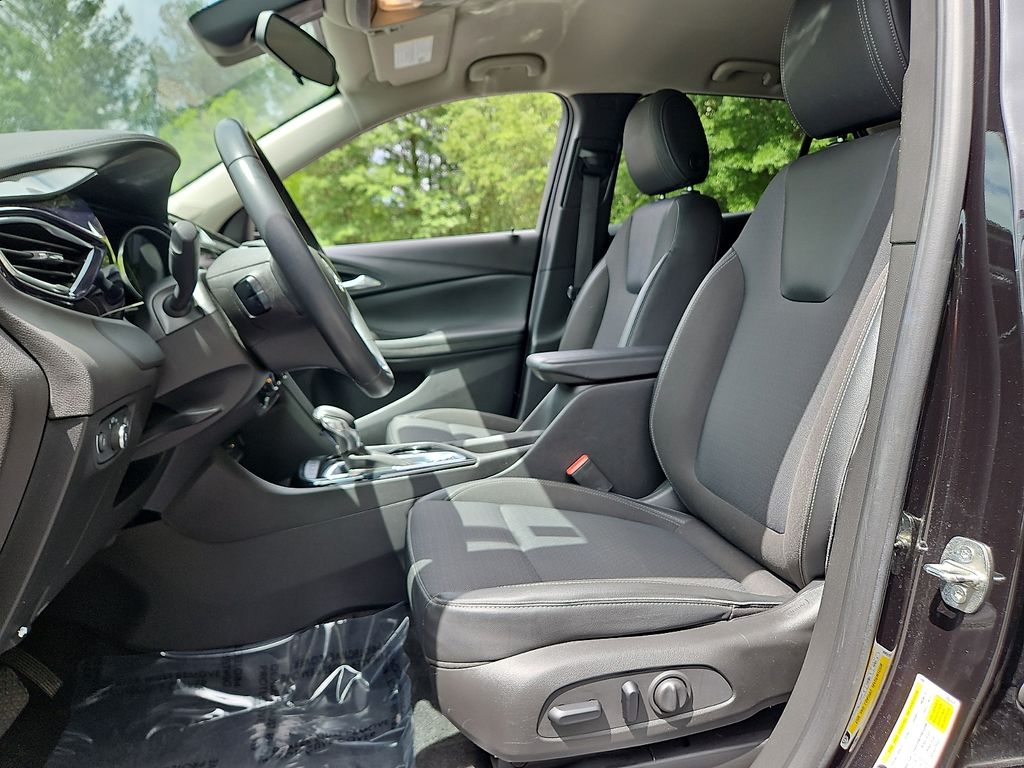 Thumbnail: 2022 Buick Encore GX - 11