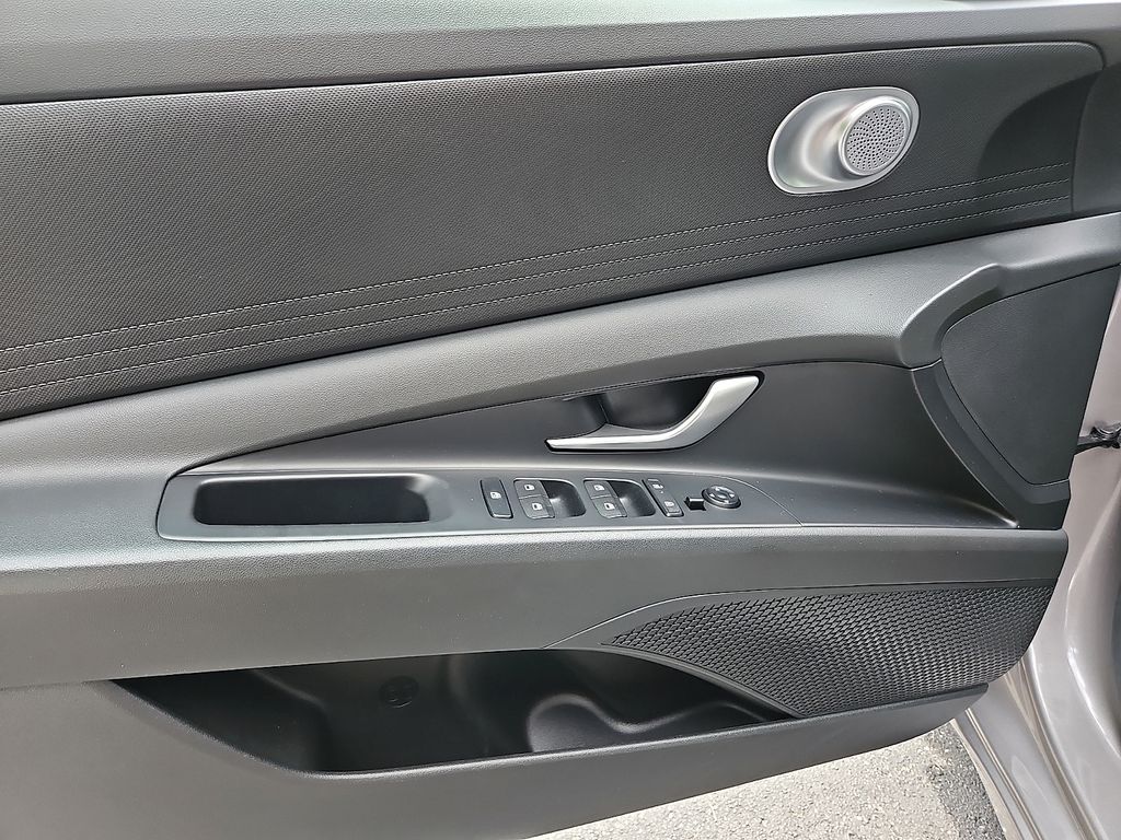 Thumbnail: 2024 Hyundai Elantra - 21