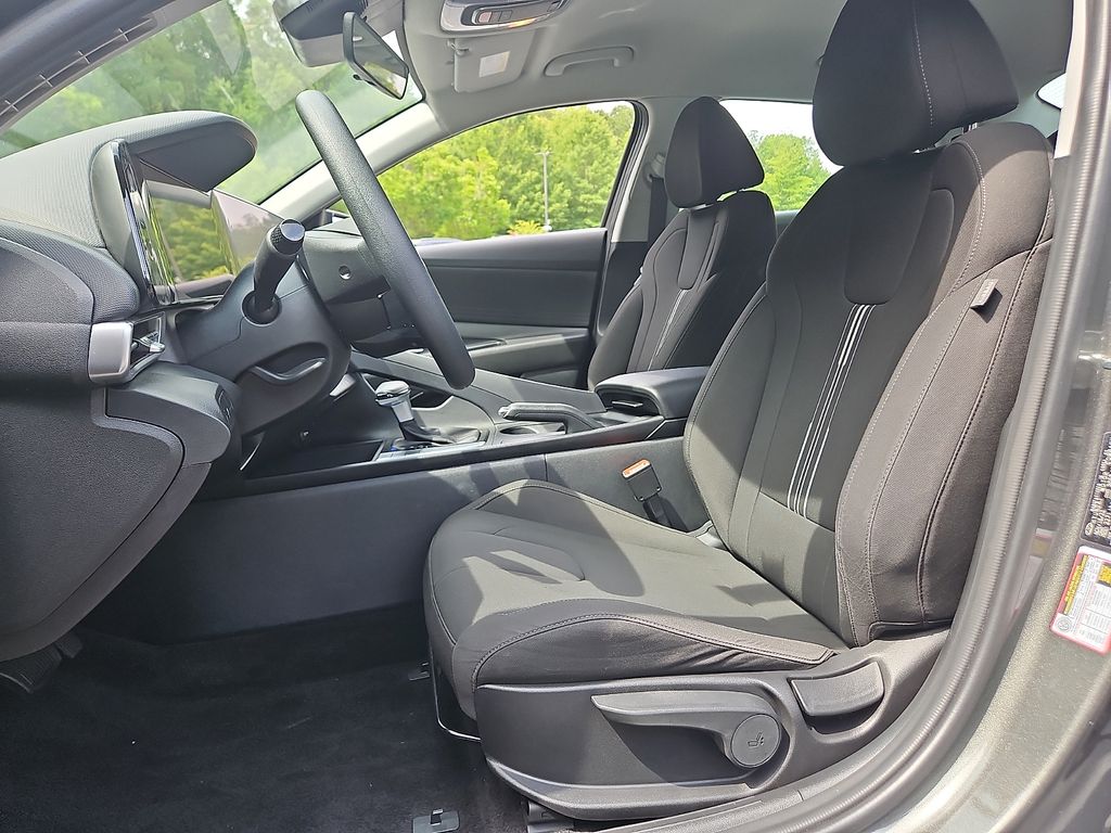 Thumbnail: 2024 Hyundai Elantra - 10
