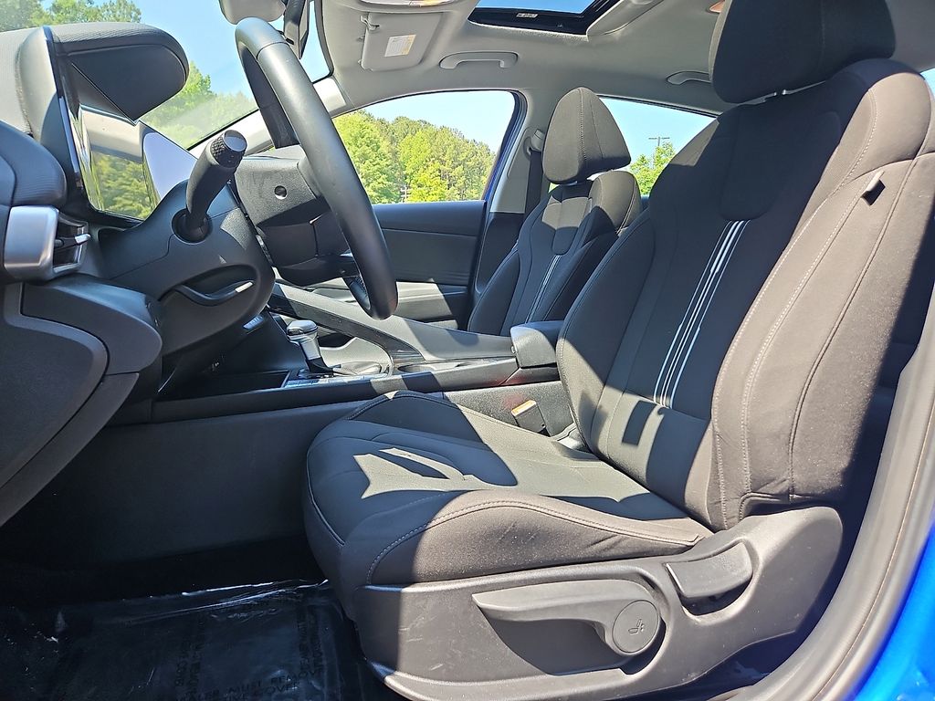 Thumbnail: 2025 Hyundai Elantra - 10