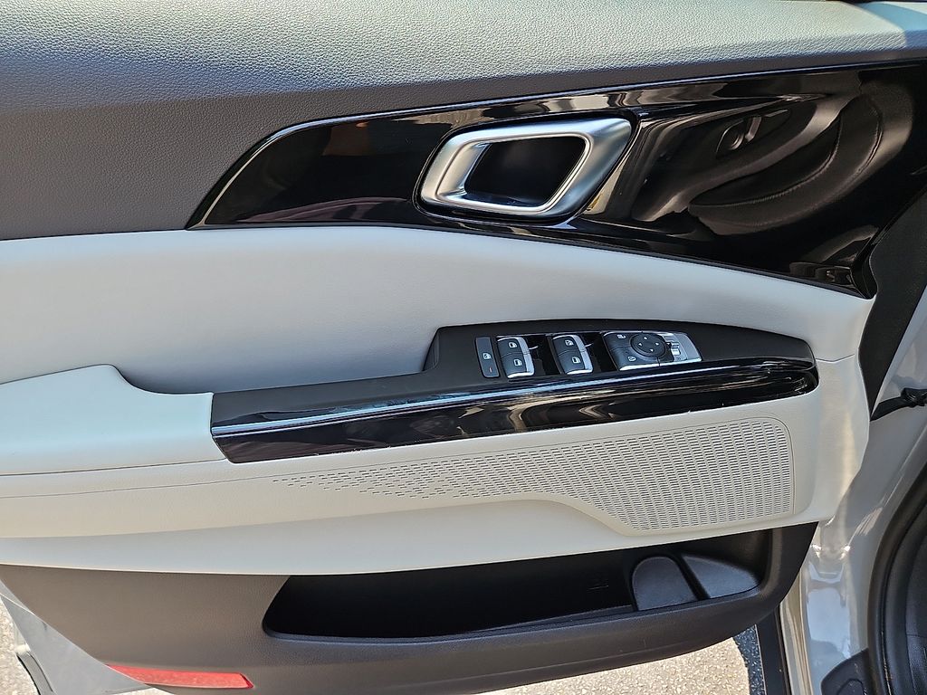 Thumbnail: 2024 Kia Carnival - 18