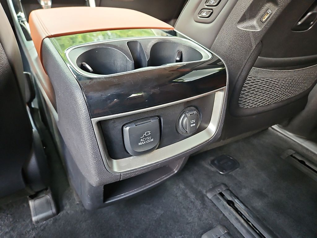 Thumbnail: 2023 Kia Carnival - 17