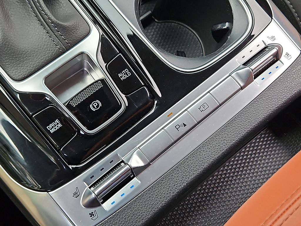 Thumbnail: 2023 Kia Carnival - 23