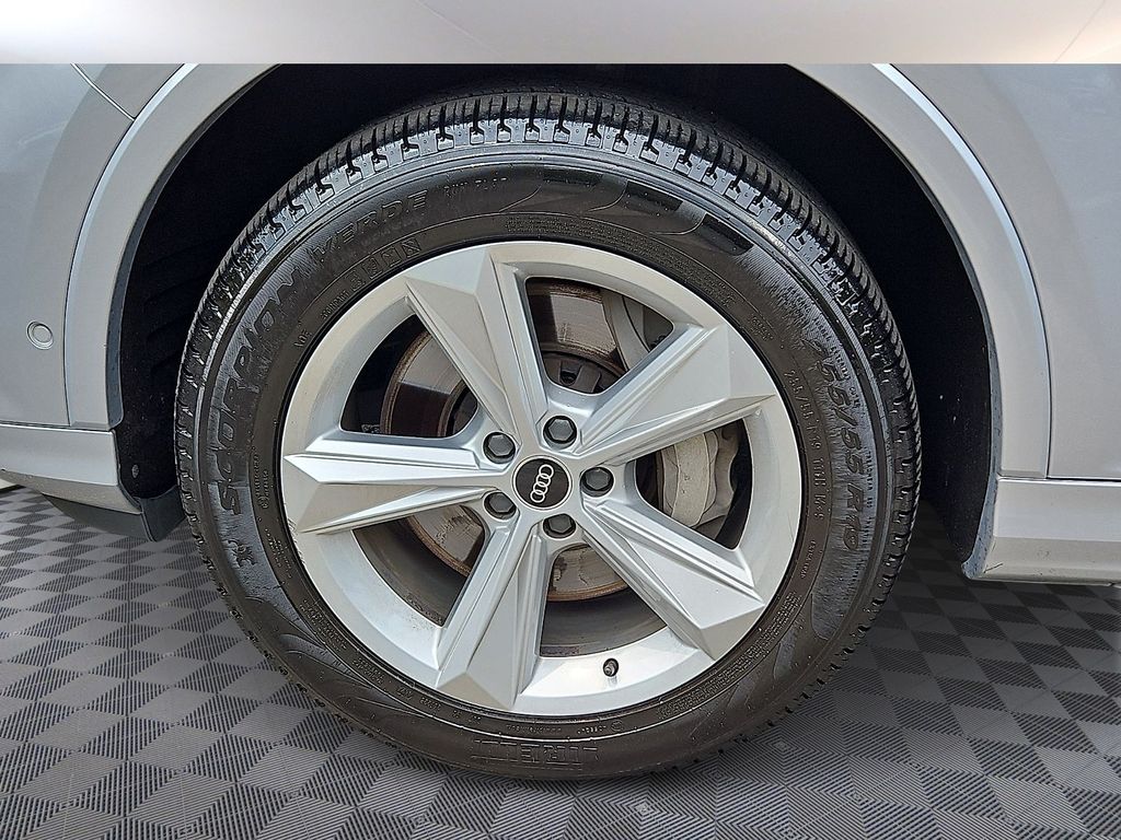 Thumbnail: 2021 Audi Q7 - 8