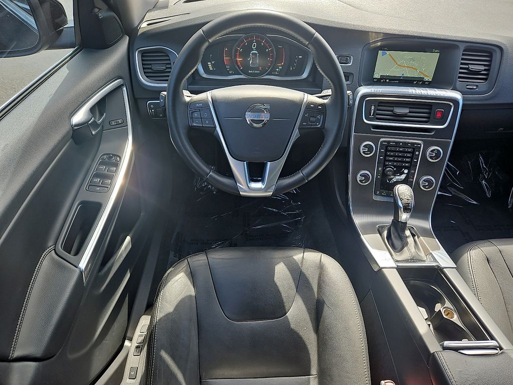 Thumbnail: 2015 Volvo V60 - 2