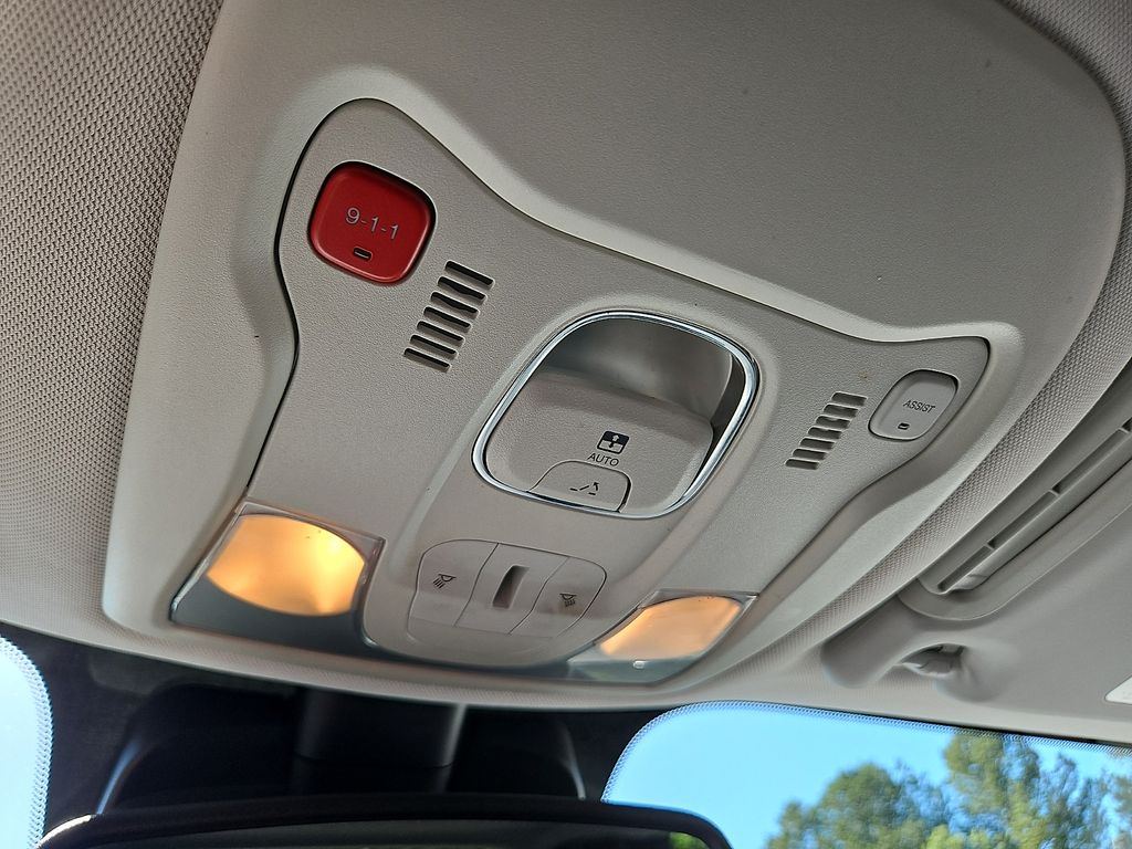 Thumbnail: 2016 Jeep Renegade - 27