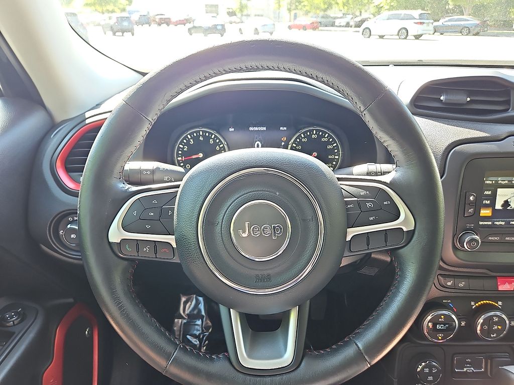 Thumbnail: 2016 Jeep Renegade - 9
