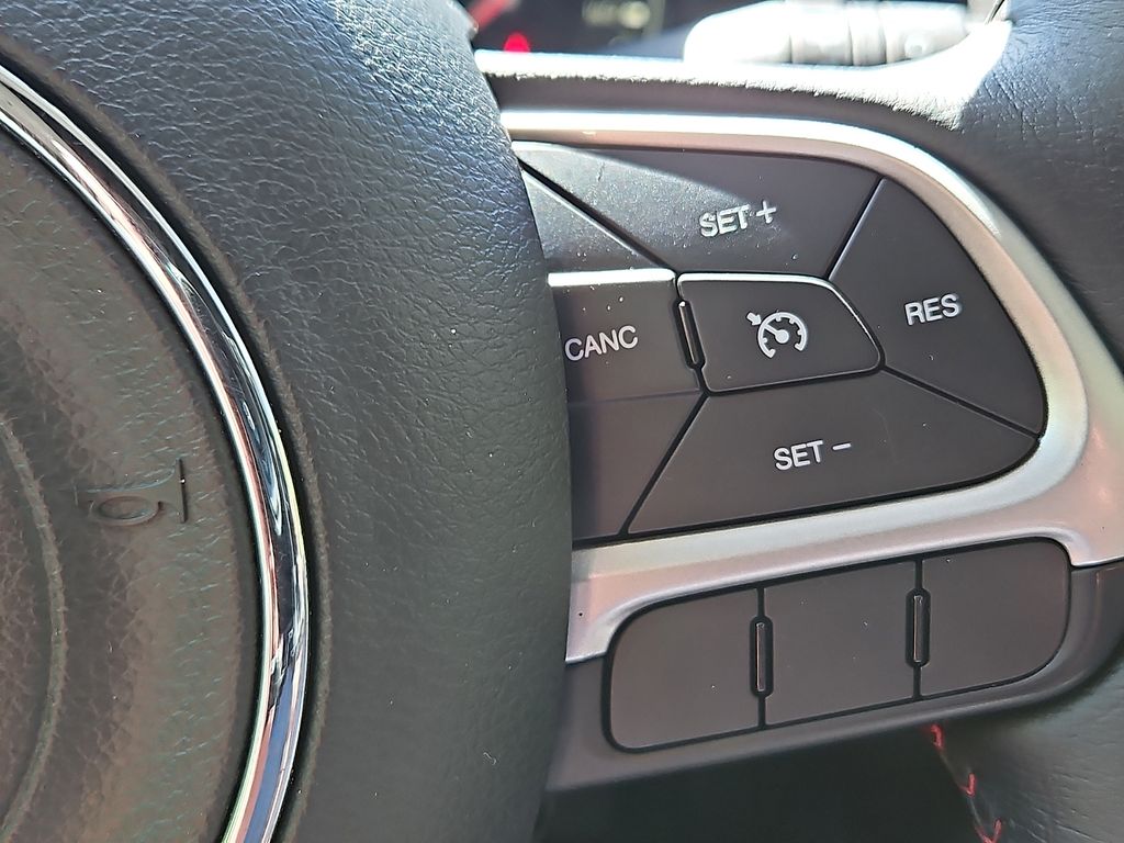Thumbnail: 2016 Jeep Renegade - 25