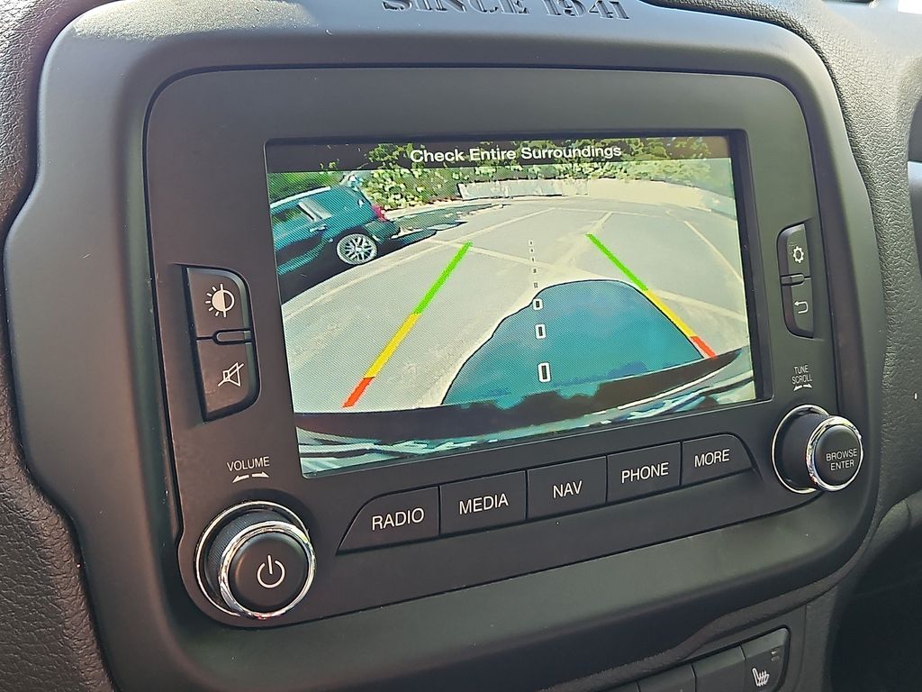 Thumbnail: 2016 Jeep Renegade - 23