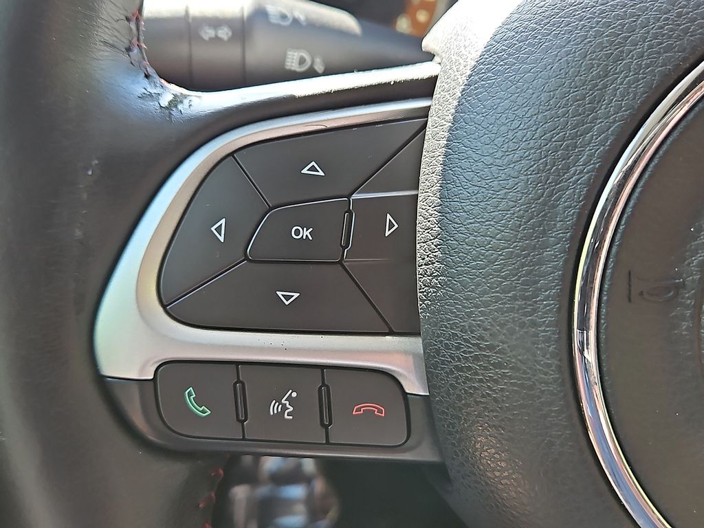 Thumbnail: 2016 Jeep Renegade - 24