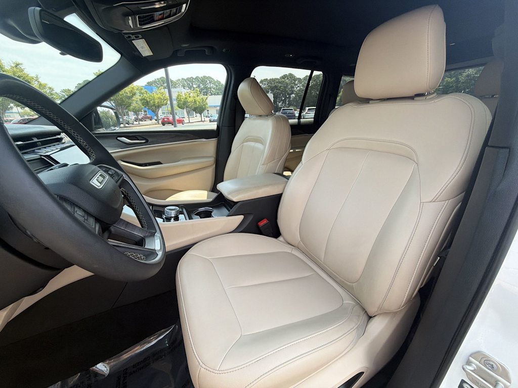 Thumbnail: 2024 Jeep Grand Cherokee - 7
