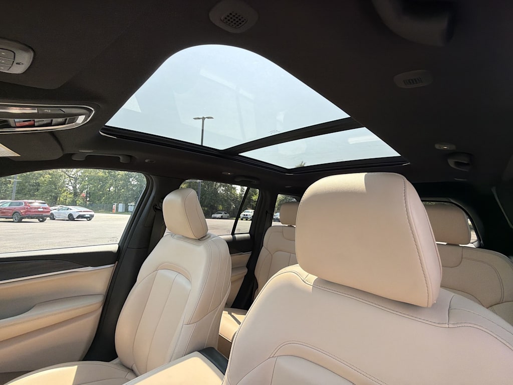 Thumbnail: 2024 Jeep Grand Cherokee - 21