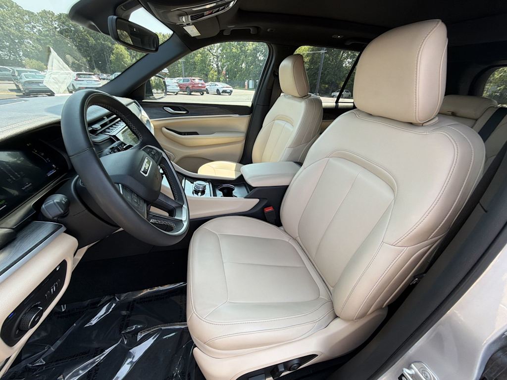 Thumbnail: 2024 Jeep Grand Cherokee - 8