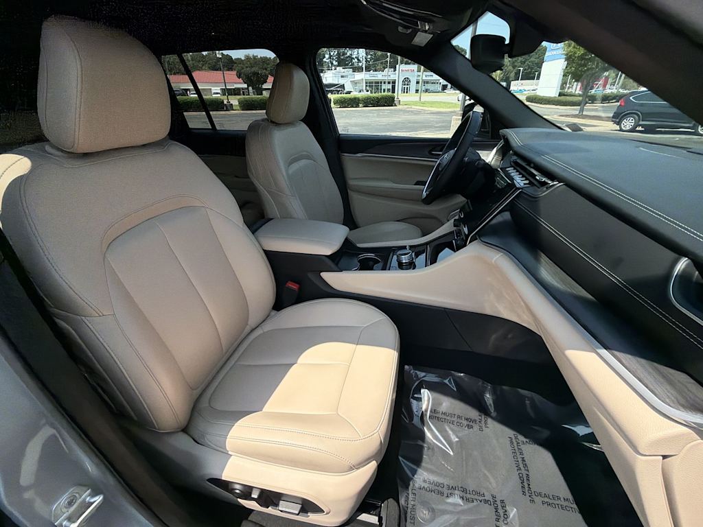 Thumbnail: 2024 Jeep Grand Cherokee - 9