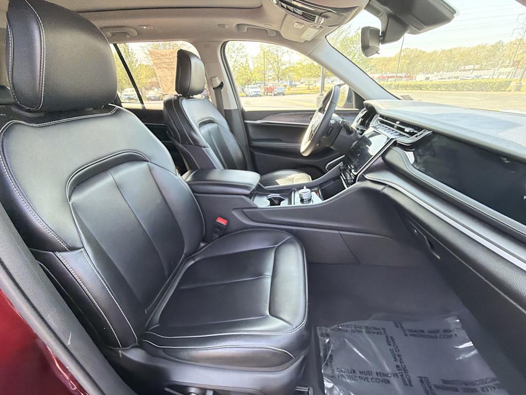 Thumbnail: 2024 Jeep Grand Cherokee - 10