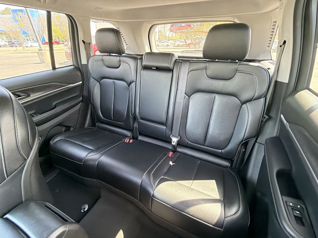 Thumbnail: 2024 Jeep Grand Cherokee - 11