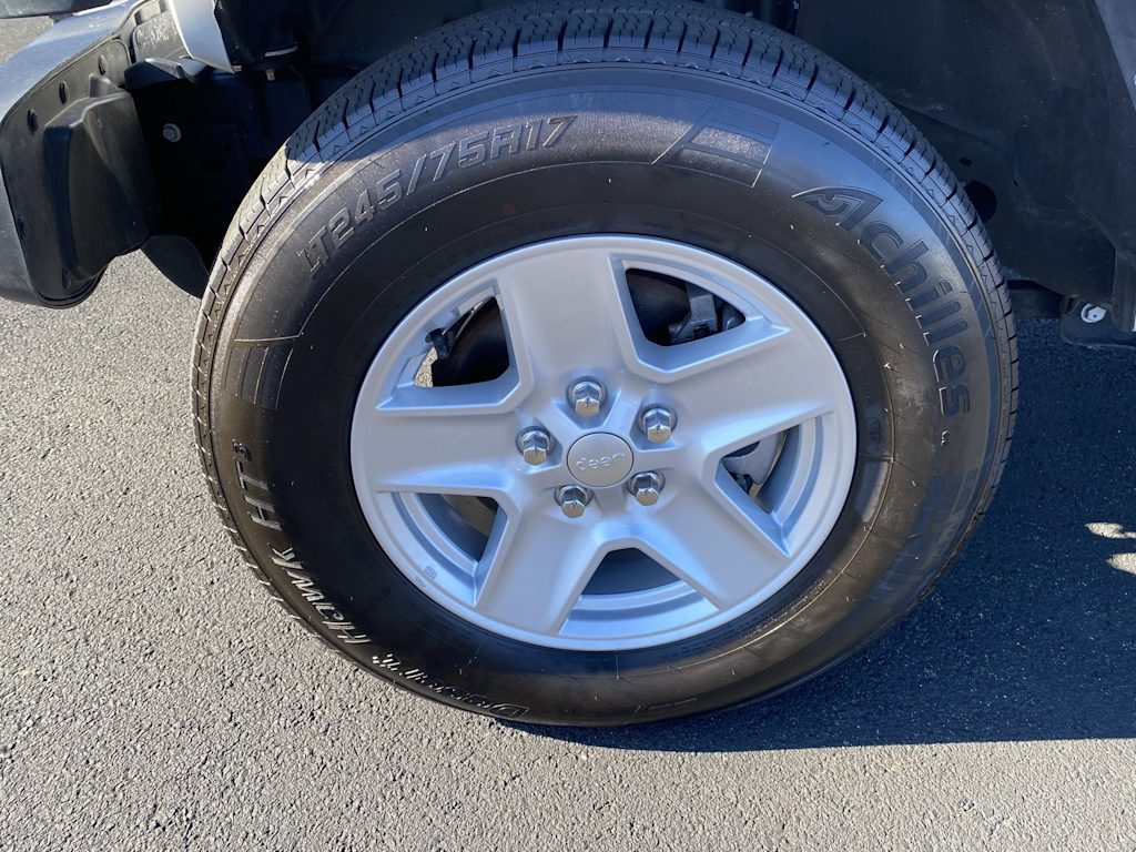 Thumbnail: 2023 Jeep Gladiator - 6