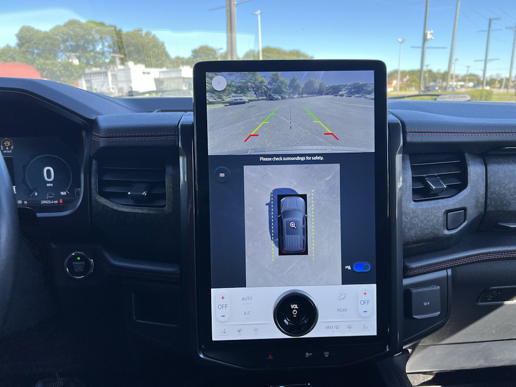 Thumbnail: 2022 Ford Expedition - 12