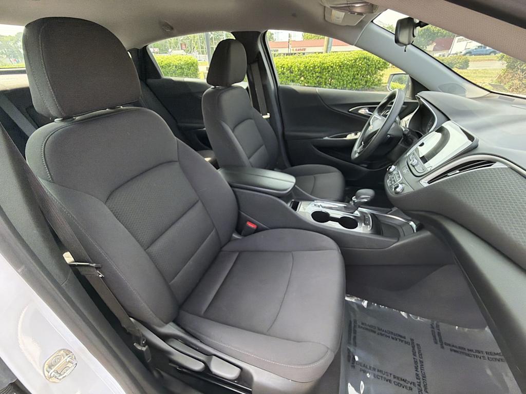 Thumbnail: 2024 Chevrolet Malibu - 10