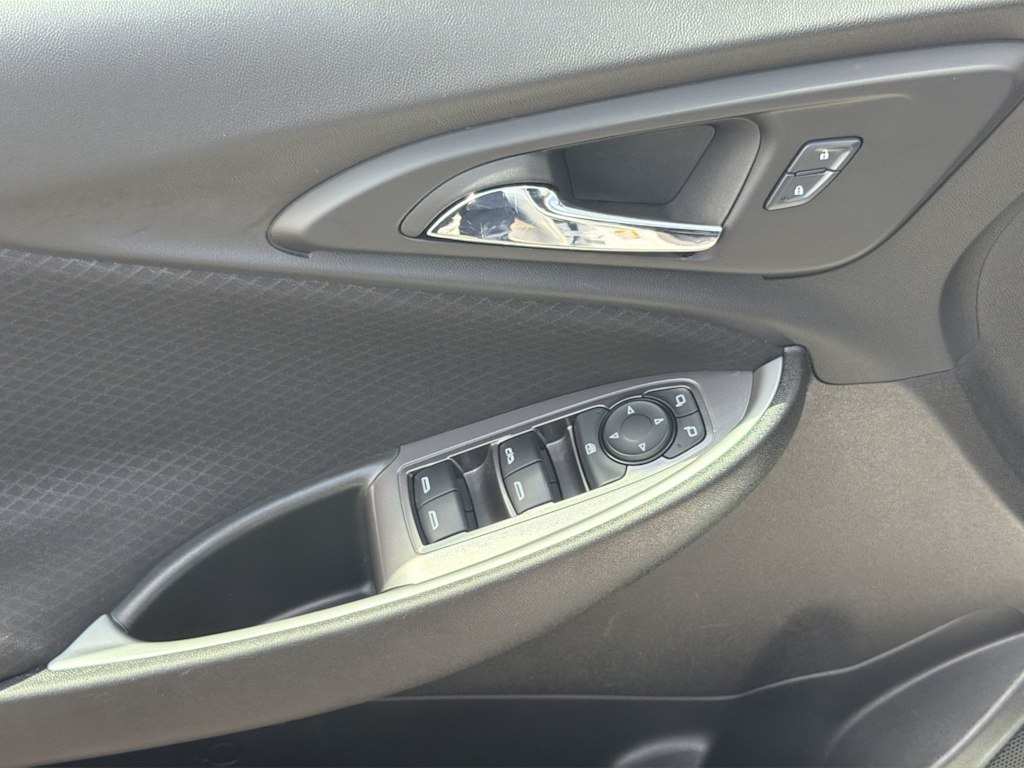Thumbnail: 2025 Chevrolet Malibu - 21