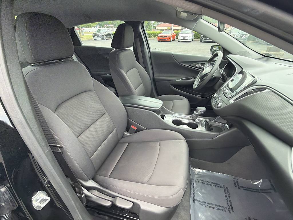 Thumbnail: 2024 Chevrolet Malibu - 10