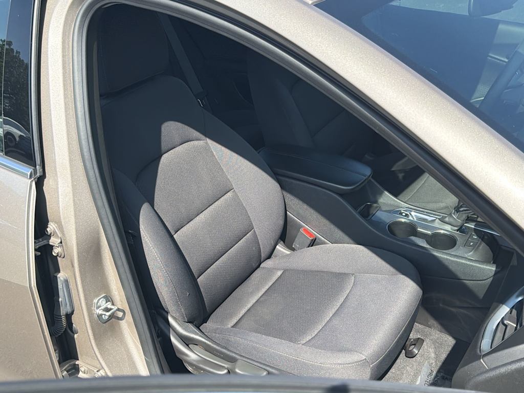Thumbnail: 2024 Chevrolet Malibu - 9