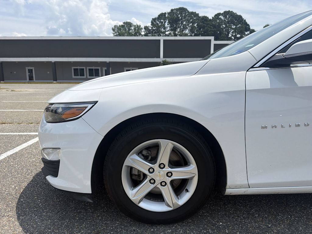 Thumbnail: 2024 Chevrolet Malibu - 6