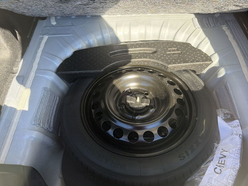 Thumbnail: 2024 Chevrolet Malibu - 23