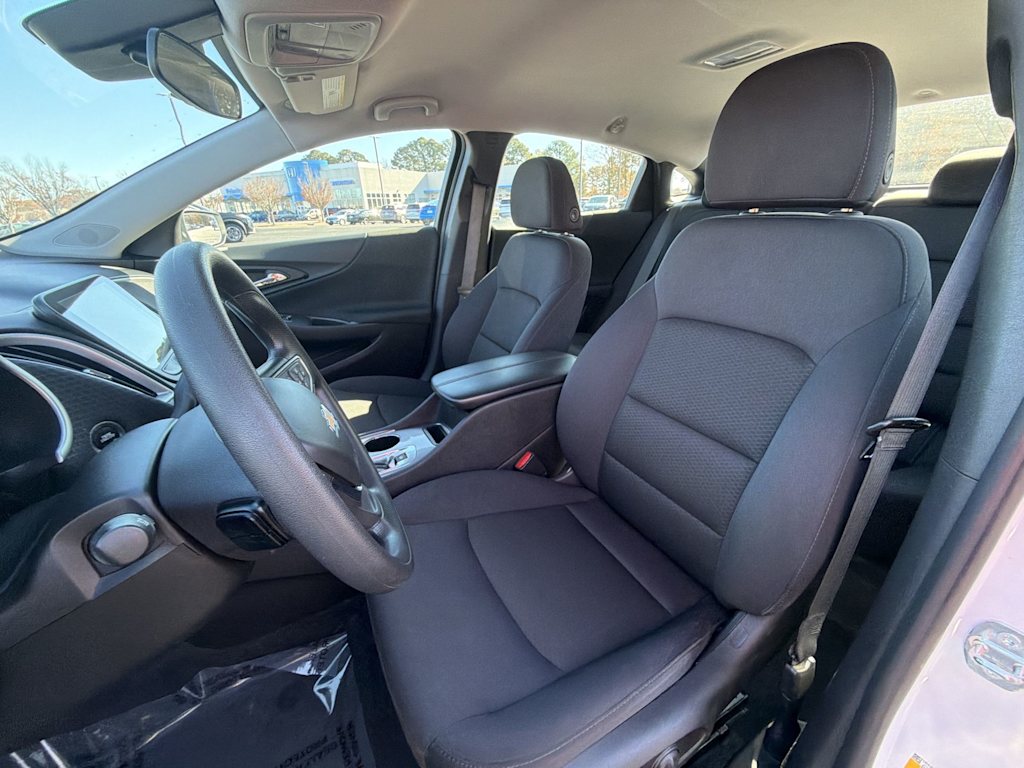 Thumbnail: 2024 Chevrolet Malibu - 7