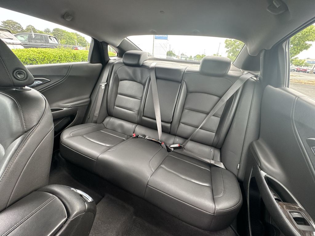 Thumbnail: 2024 Chevrolet Malibu - 10