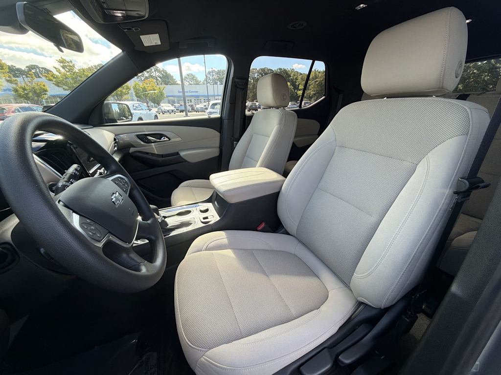 Thumbnail: 2023 Chevrolet Traverse - 7