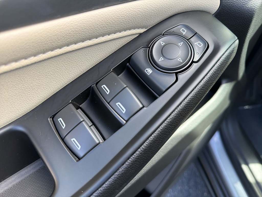 Thumbnail: 2023 Chevrolet Traverse - 20