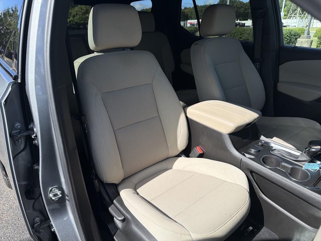 Thumbnail: 2023 Chevrolet Traverse - 8