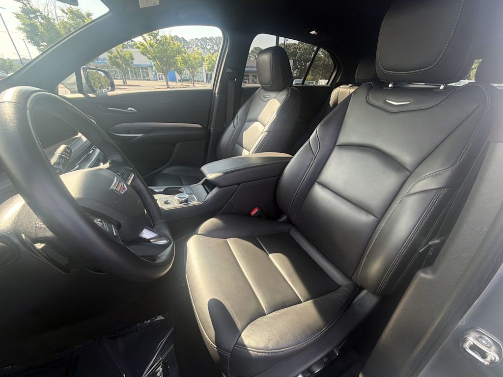 Thumbnail: 2025 Cadillac XT4 - 8