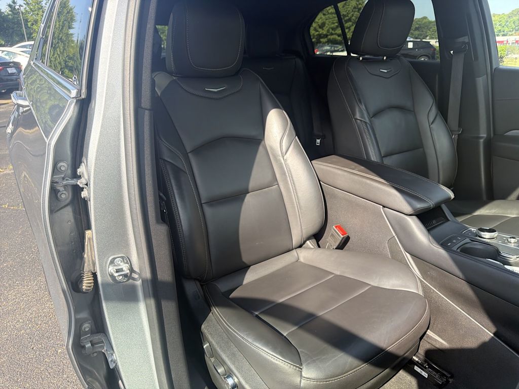Thumbnail: 2025 Cadillac XT4 - 9