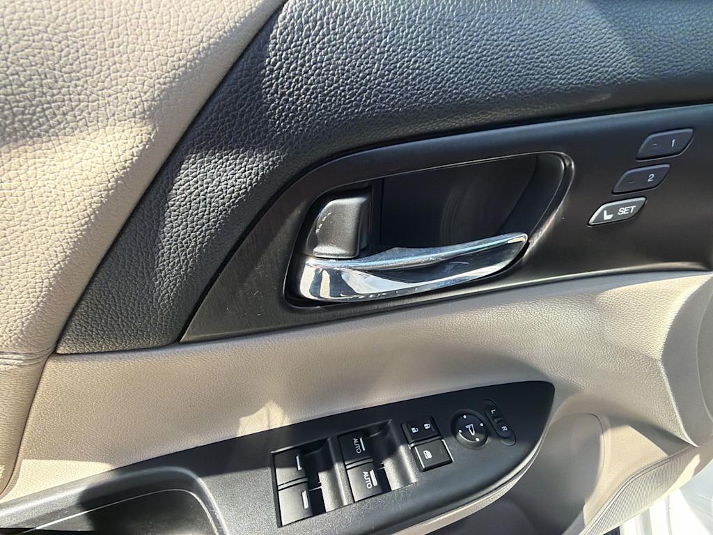 Thumbnail: 2015 Honda Accord - 21