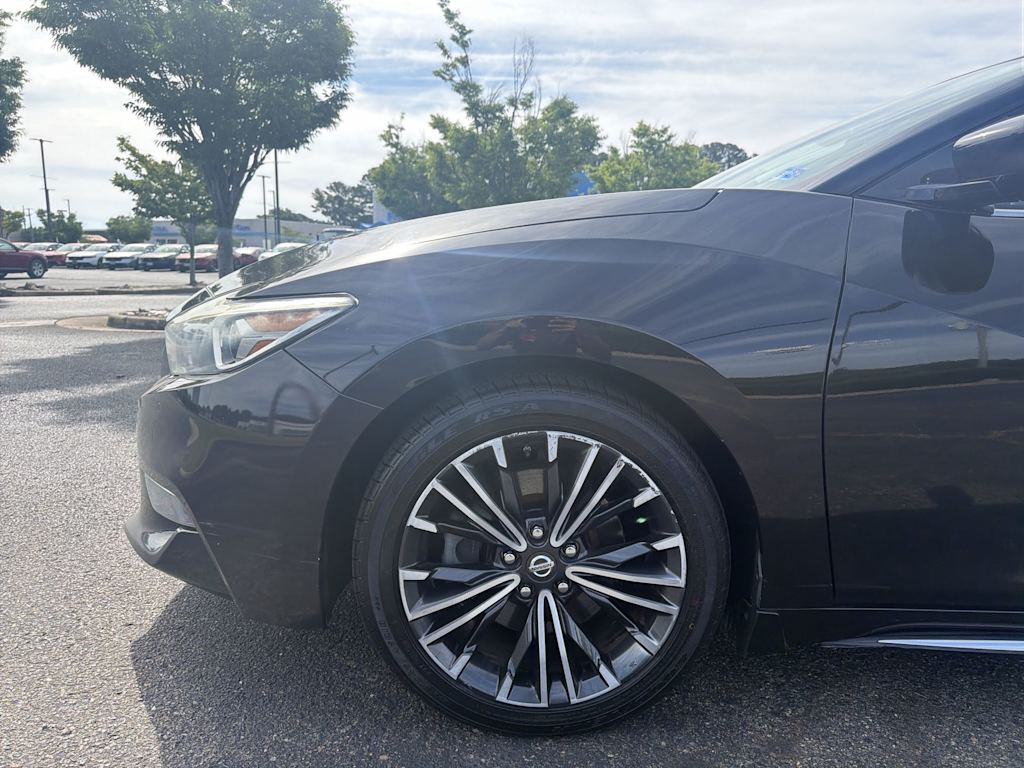 Thumbnail: 2017 Nissan Maxima - 6