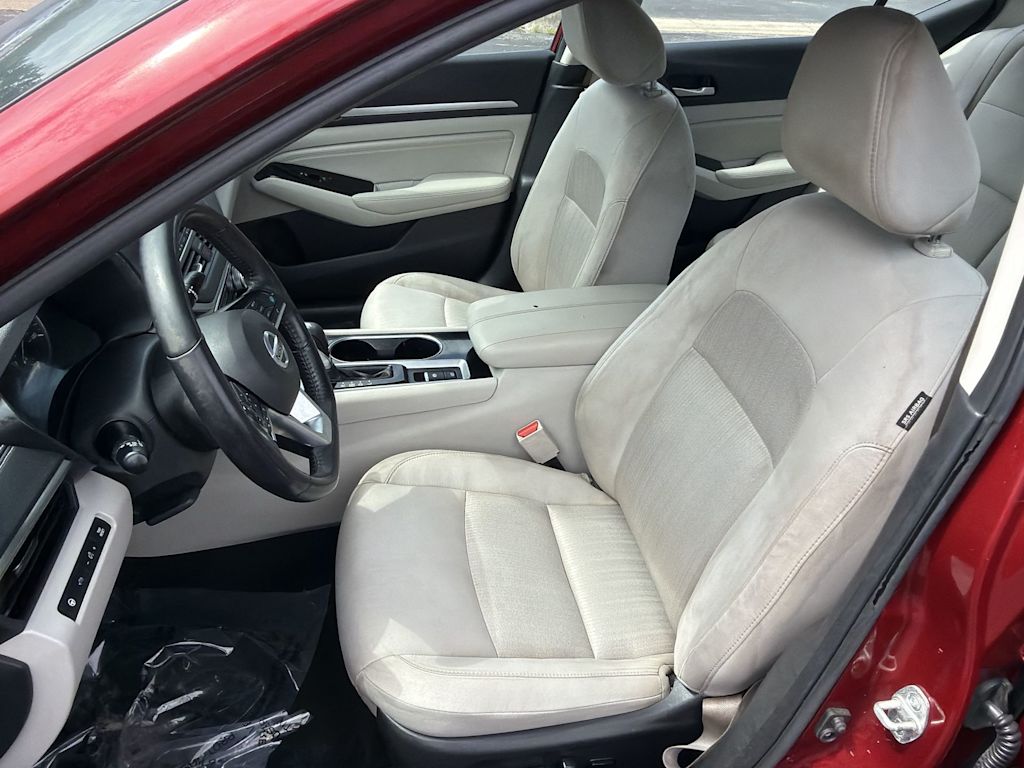 Thumbnail: 2020 Nissan Altima - 10