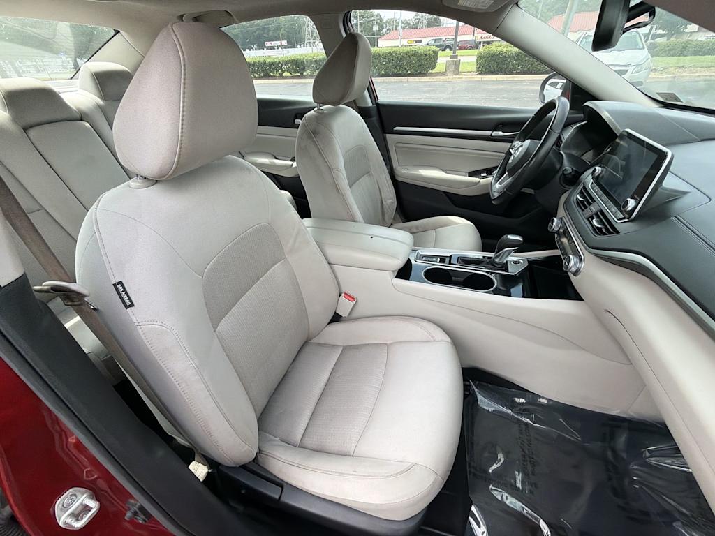 Thumbnail: 2020 Nissan Altima - 11
