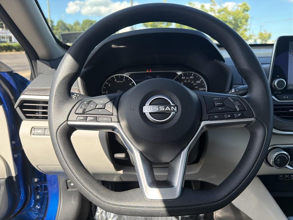Thumbnail: 2025 Nissan Altima - 2