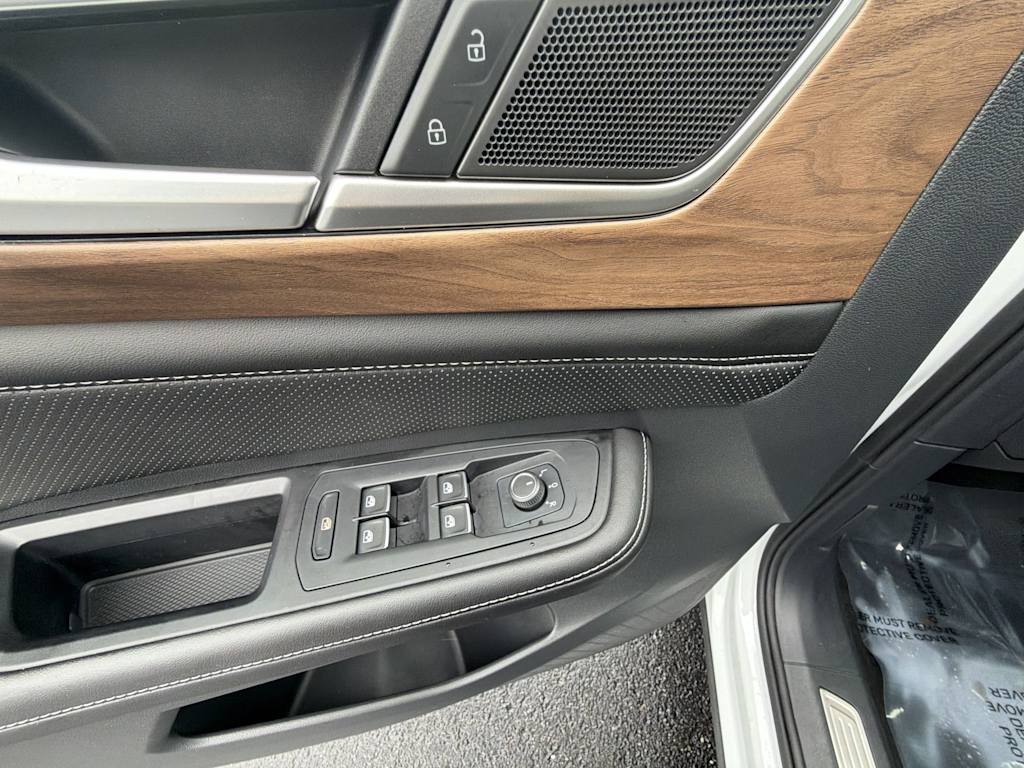 Thumbnail: 2024 Volkswagen Atlas - 21