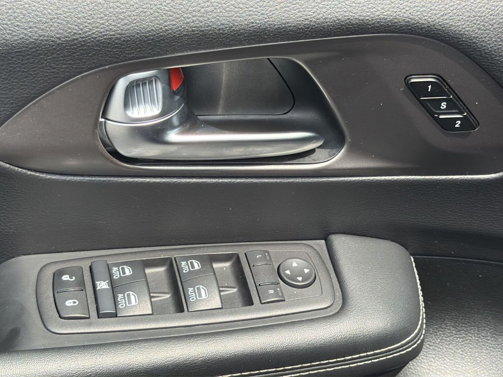 Thumbnail: 2025 Chrysler Pacifica - 20