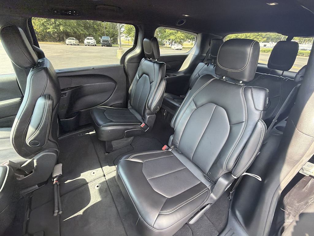 Thumbnail: 2025 Chrysler Pacifica - 11