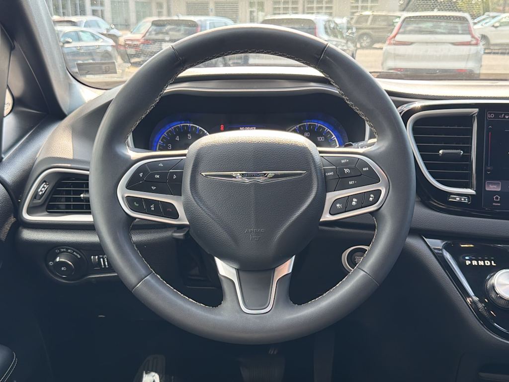 Thumbnail: 2025 Chrysler Pacifica - 2