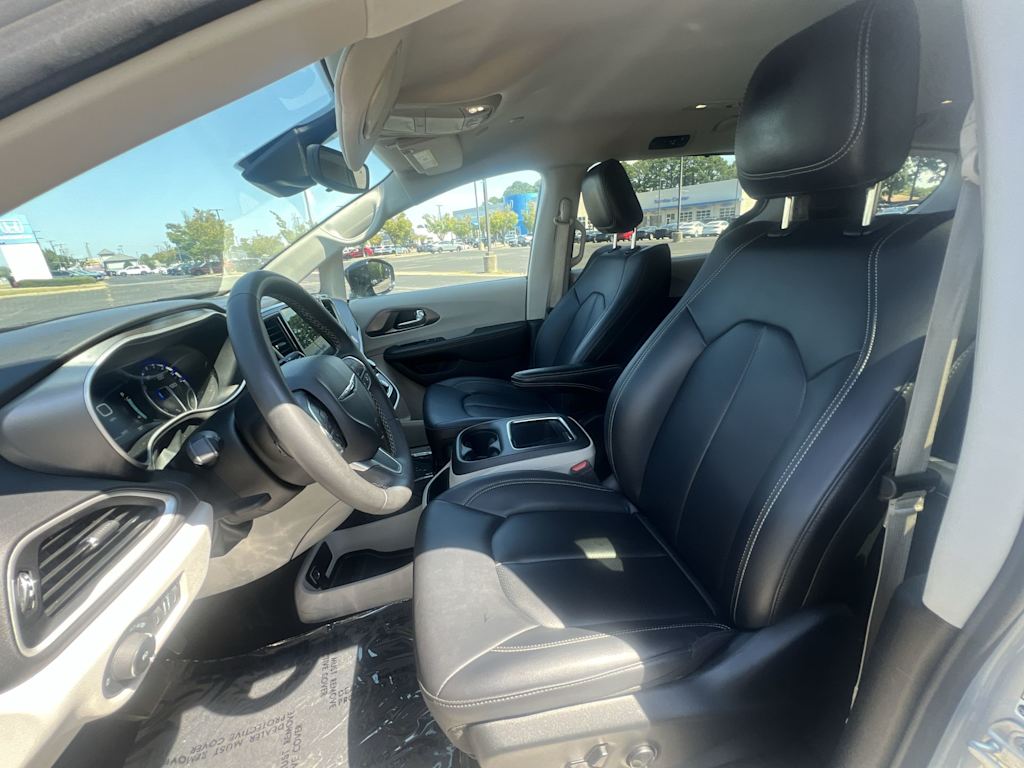 Thumbnail: 2024 Chrysler Pacifica - 8