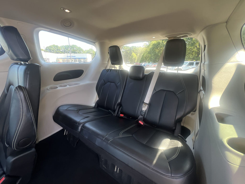 Thumbnail: 2024 Chrysler Pacifica - 24