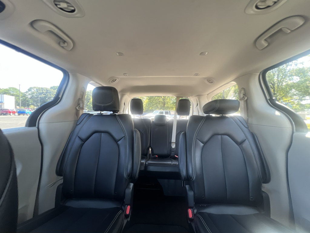 Thumbnail: 2024 Chrysler Pacifica - 10