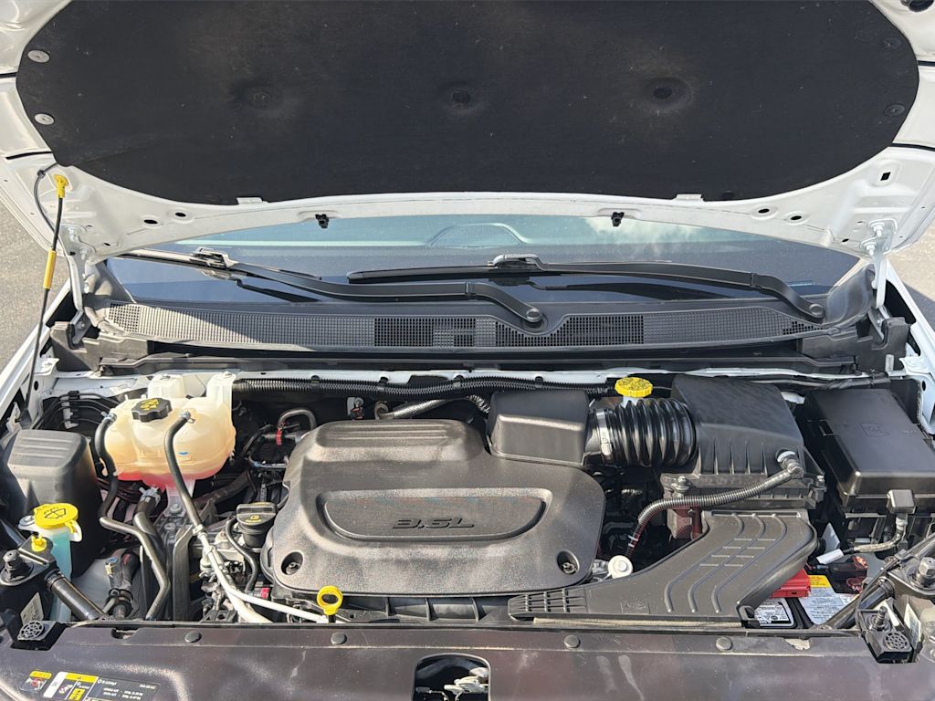 Thumbnail: 2025 Chrysler Pacifica - 8